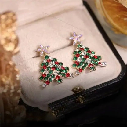 Festive Christmas Tree Earrings – Perfect for the Holiday Season!